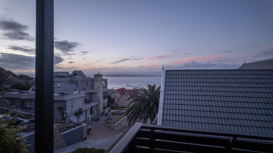 4 Bedroom Property for Sale in Linkside Western Cape